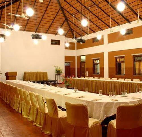 Olde Bangalore Resort And Convention Center Devanahalli Exterior photo